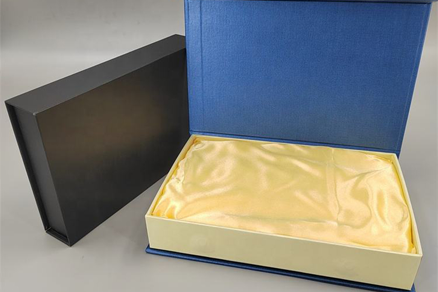 Verpackungskartons aus beschichtetem Papier in Sonderformen
